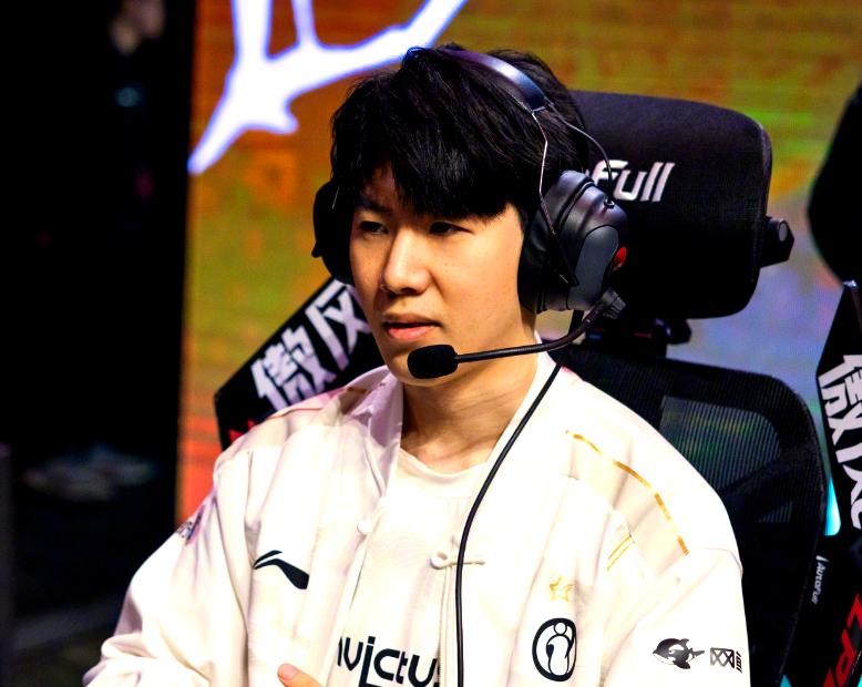 包含TheShy新星败北表现惊艳,雄鹿未来可期!的词条